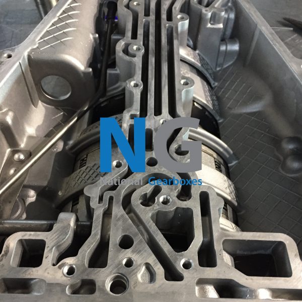 LAND ROVER TRANSMISSSION ZF4HP22 DURING REBUILD Reconditioned